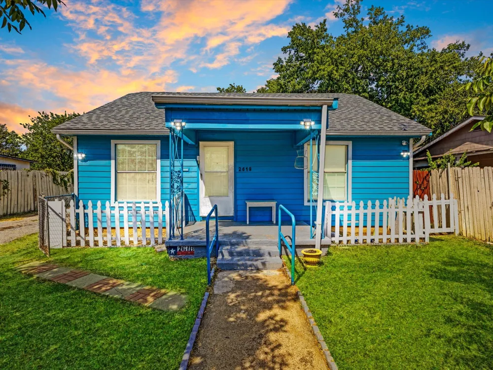 2618 NW 23rd Street Fort Worth, TX 76106
