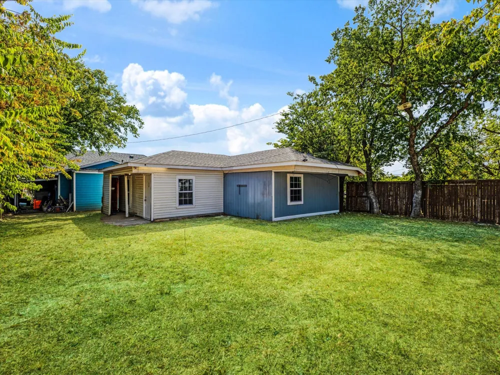 2618 NW 23rd Street Fort Worth, TX 76106