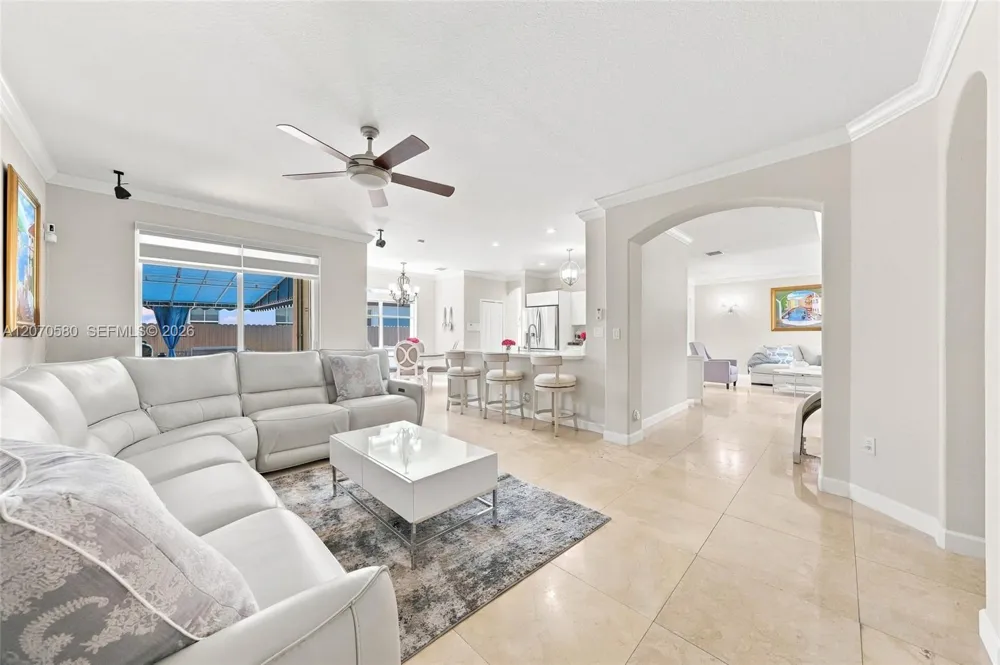 15154 SW 20th Ln Miami, FL 33185