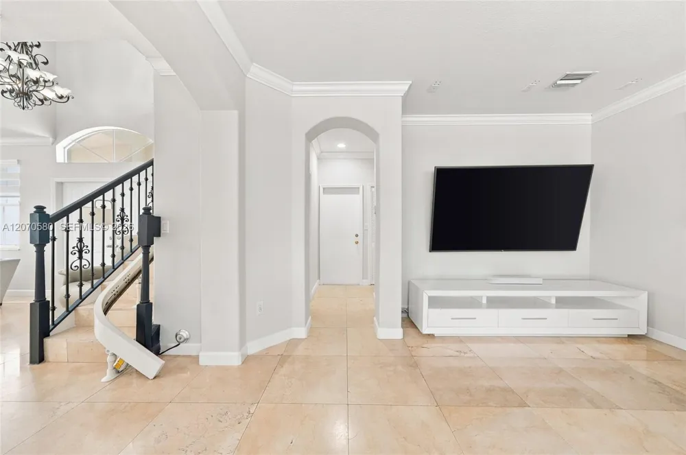 15154 SW 20th Ln Miami, FL 33185