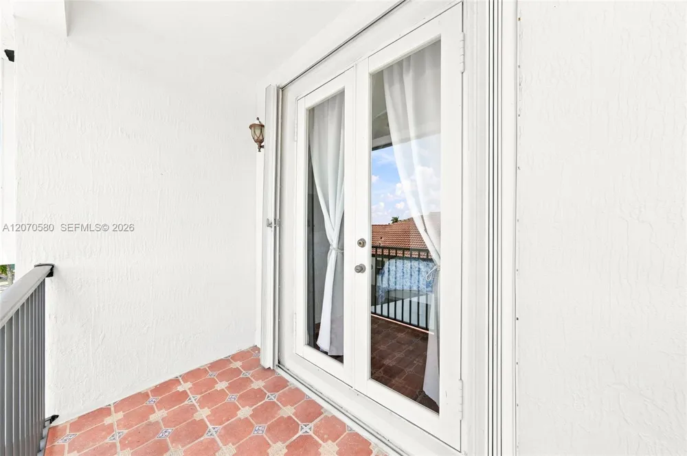 15154 SW 20th Ln Miami, FL 33185