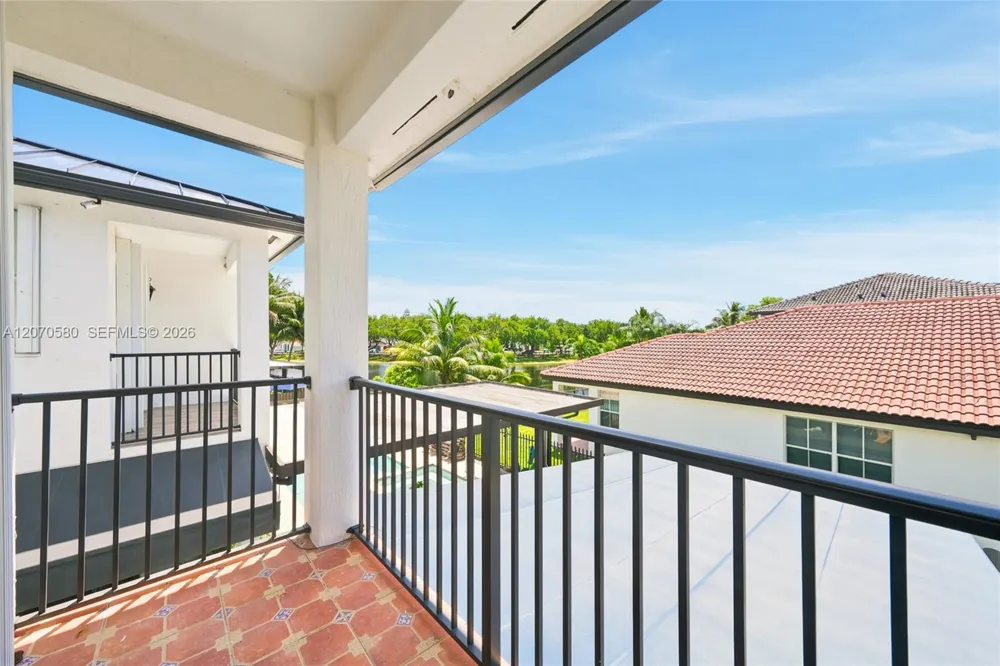 15154 SW 20th Ln Miami, FL 33185