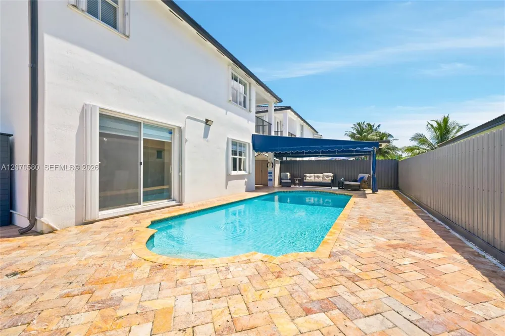 15154 SW 20th Ln Miami, FL 33185
