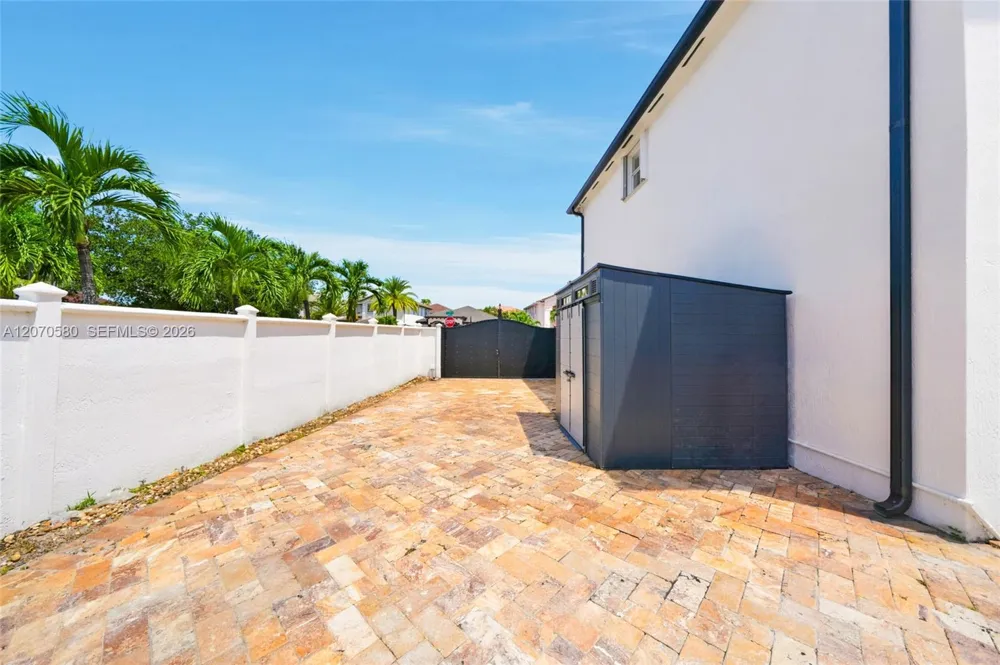 15154 SW 20th Ln Miami, FL 33185