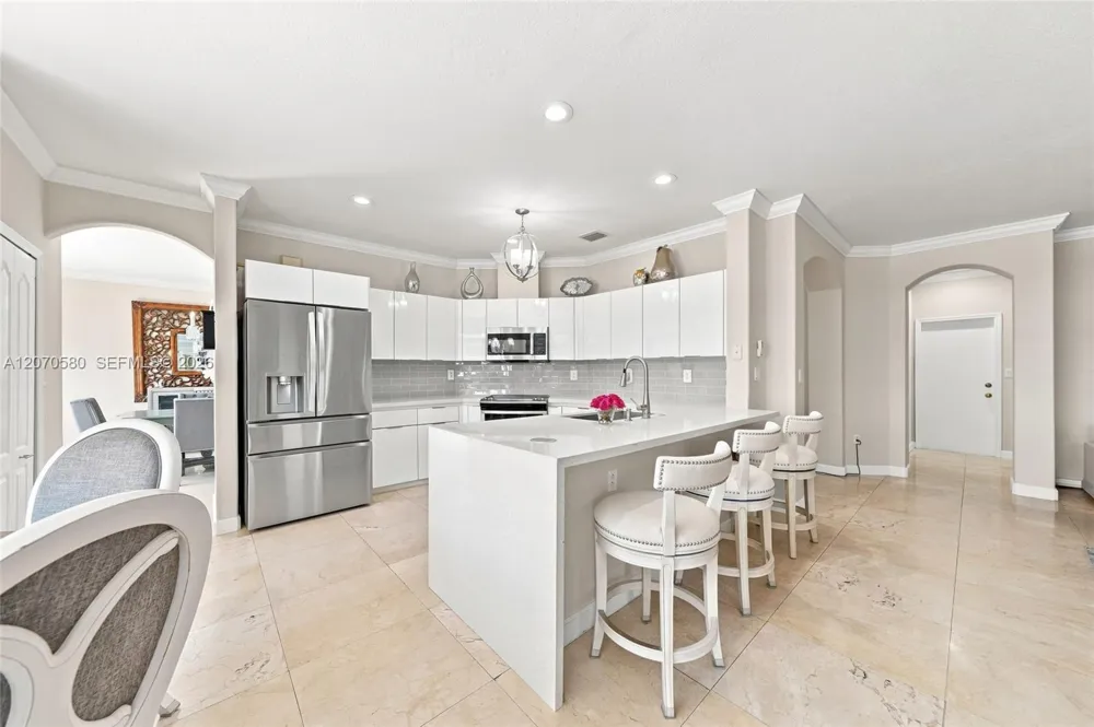 15154 SW 20th Ln Miami, FL 33185