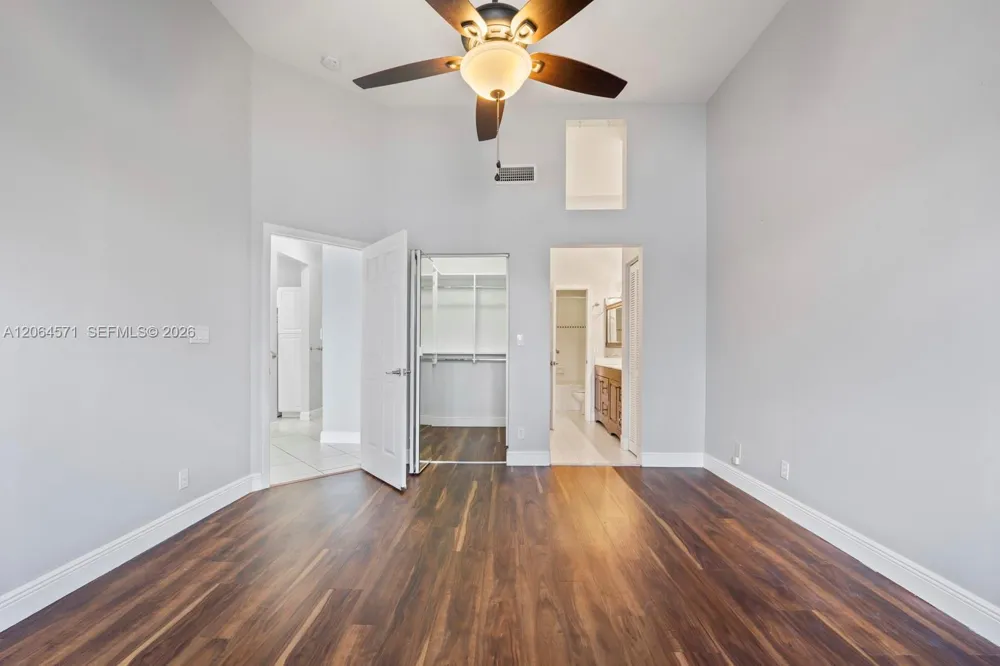 15890 SW 12th St Pembroke Pines, FL 33027