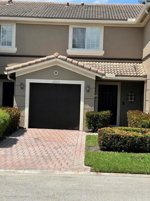 2205 SW MARSHFIELD COURT #2205