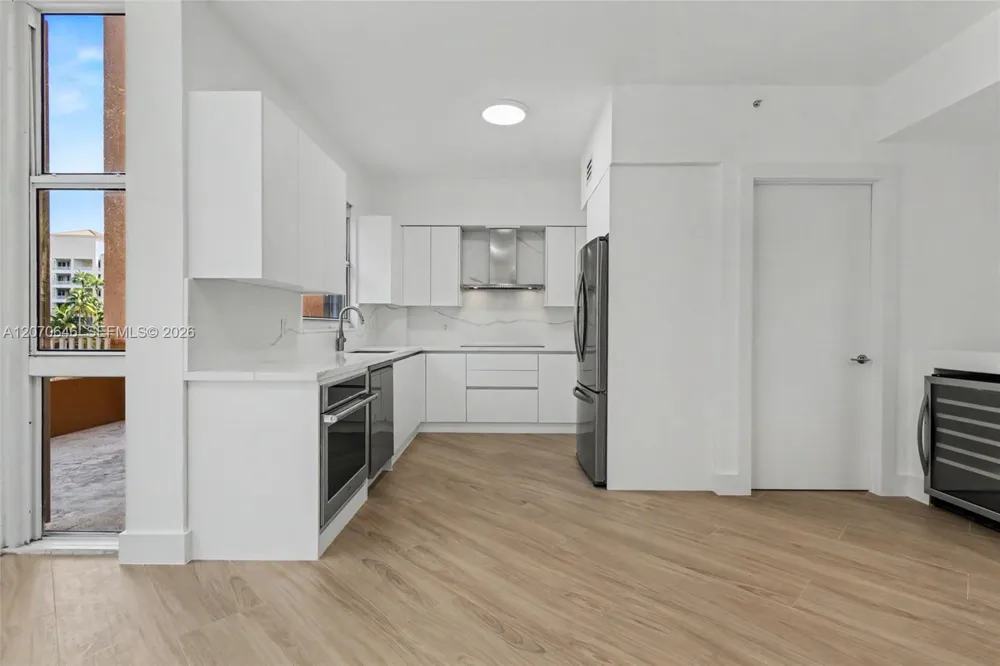 731 Crandon Blvd #208 Key Biscayne, FL 33149