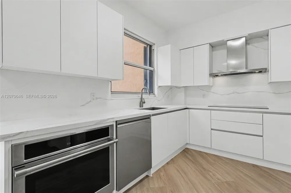 731 Crandon Blvd #208 Key Biscayne, FL 33149
