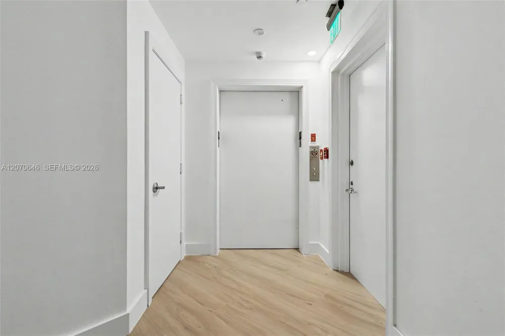 731 Crandon Blvd #208 Key Biscayne, FL 33149