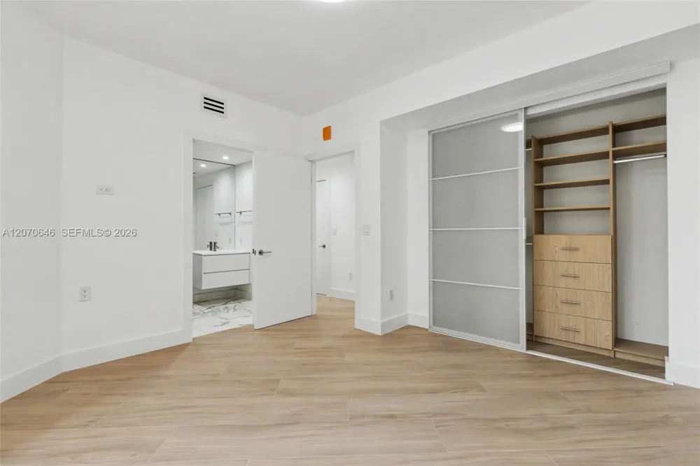 731 Crandon Blvd #208 Key Biscayne, FL 33149