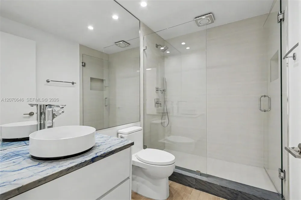 731 Crandon Blvd #208 Key Biscayne, FL 33149