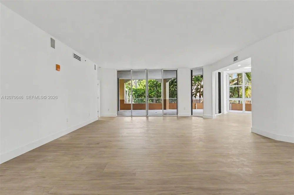 731 Crandon Blvd #208 Key Biscayne, FL 33149