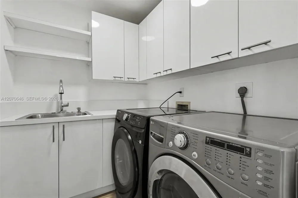 731 Crandon Blvd #208 Key Biscayne, FL 33149