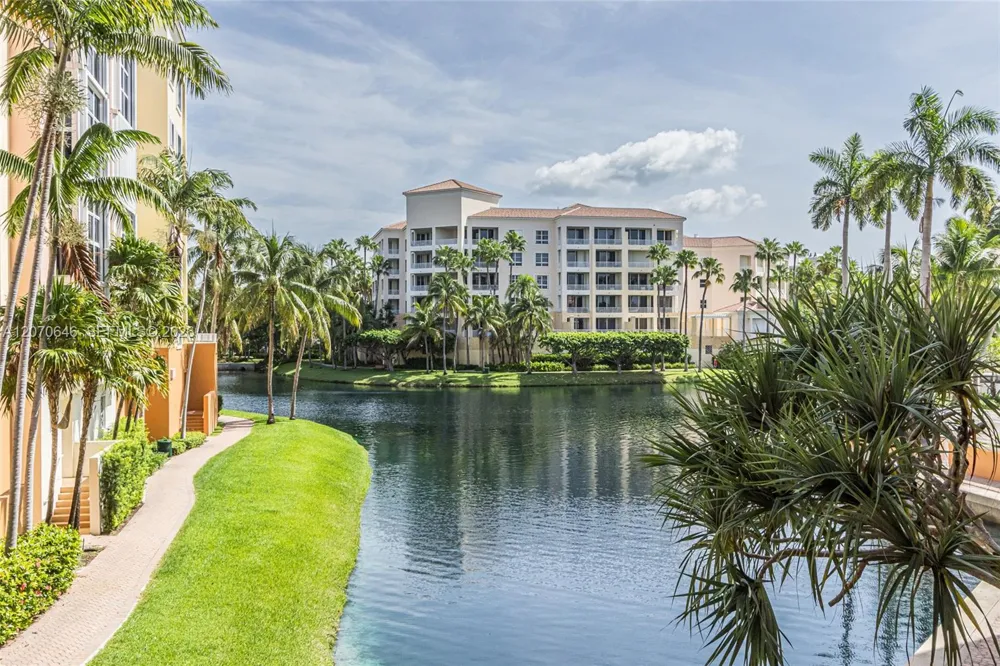 731 Crandon Blvd #208 Key Biscayne, FL 33149