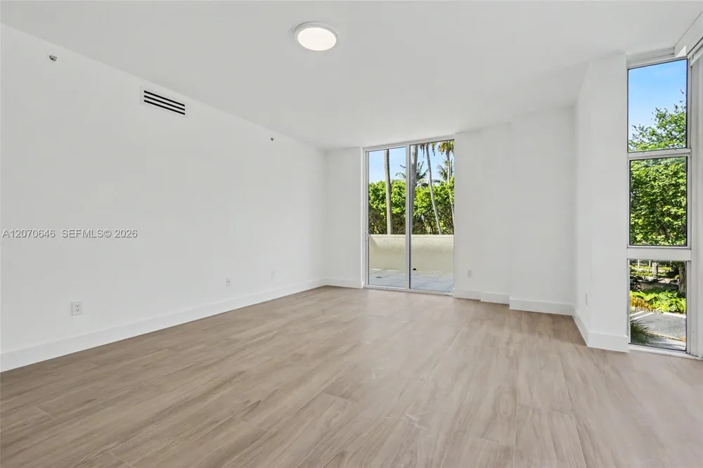 731 Crandon Blvd #208 Key Biscayne, FL 33149