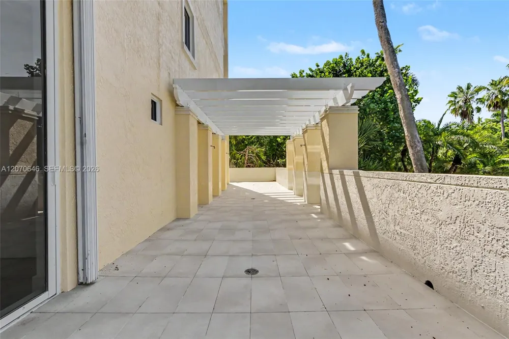 731 Crandon Blvd #208 Key Biscayne, FL 33149