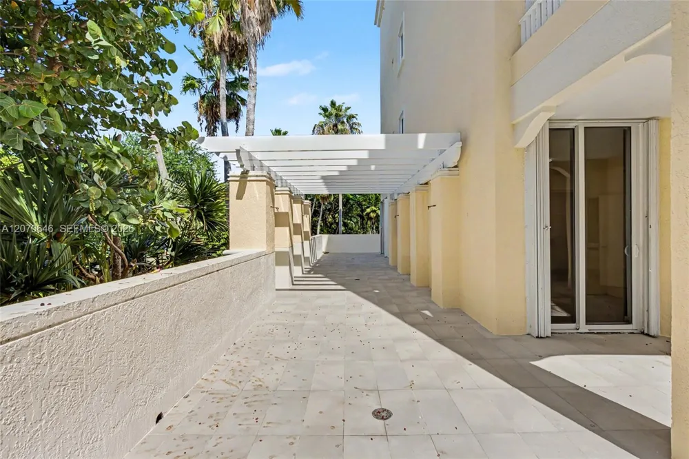 731 Crandon Blvd #208 Key Biscayne, FL 33149