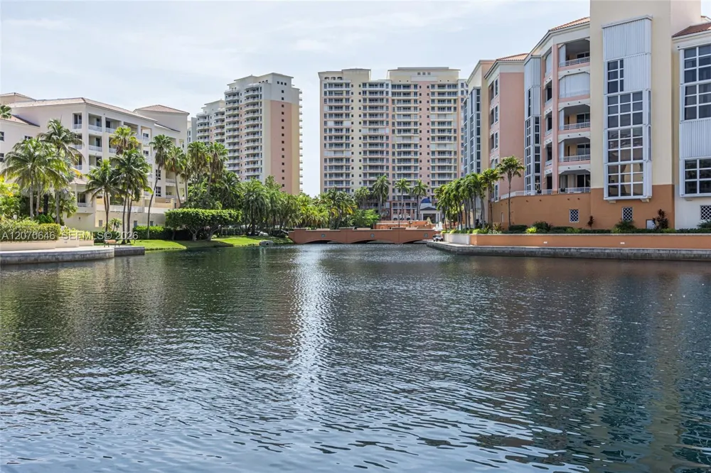 731 Crandon Blvd #208 Key Biscayne, FL 33149