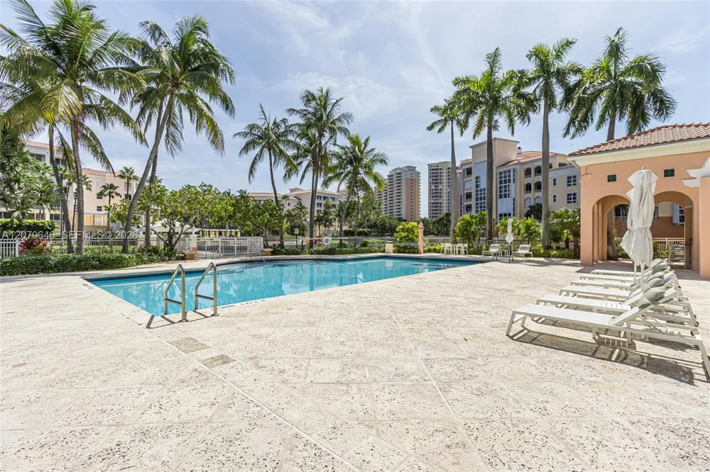 731 Crandon Blvd #208 Key Biscayne, FL 33149