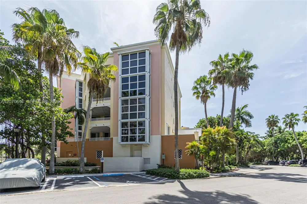 731 Crandon Blvd #208 Key Biscayne, FL 33149