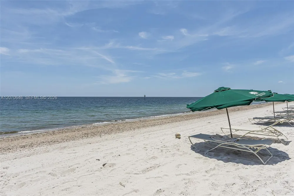 731 Crandon Blvd #208 Key Biscayne, FL 33149