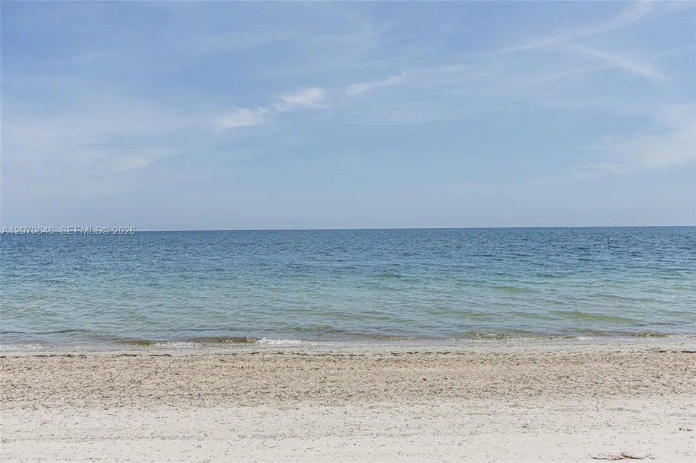 731 Crandon Blvd #208 Key Biscayne, FL 33149