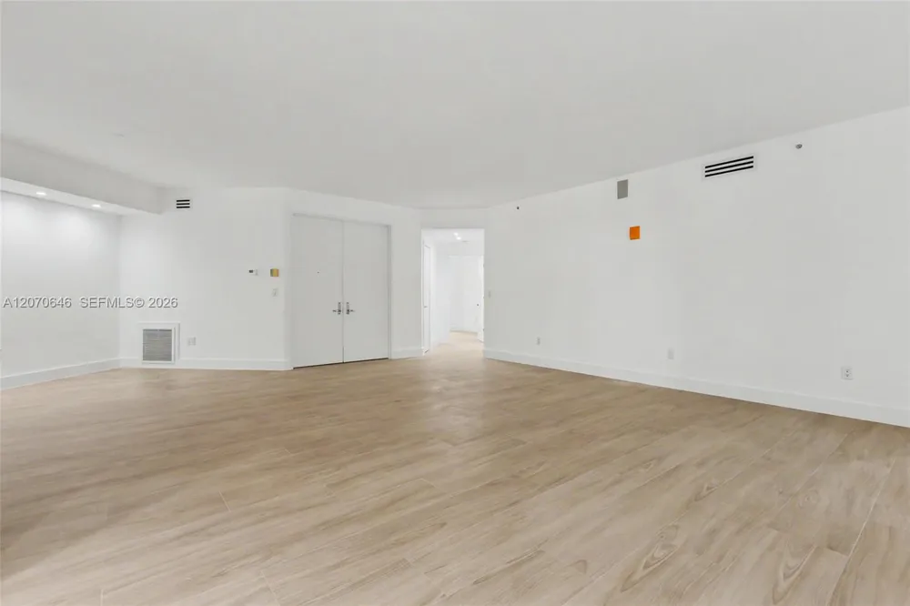 731 Crandon Blvd #208 Key Biscayne, FL 33149