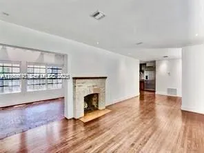 400 NE 86th St #400 El Portal, FL 33138