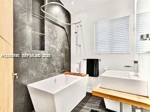 400 NE 86th St #400 El Portal, FL 33138