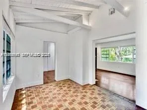 400 NE 86th St #400 El Portal, FL 33138