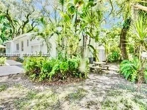 400 NE 86th St #400 El Portal, FL 33138
