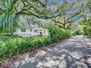 400 NE 86th St #400 El Portal, FL 33138