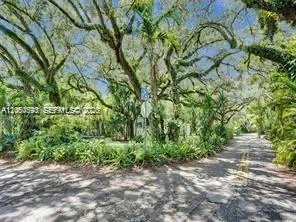 400 NE 86th St #400 El Portal, FL 33138
