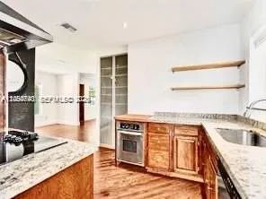 400 NE 86th St #400 El Portal, FL 33138