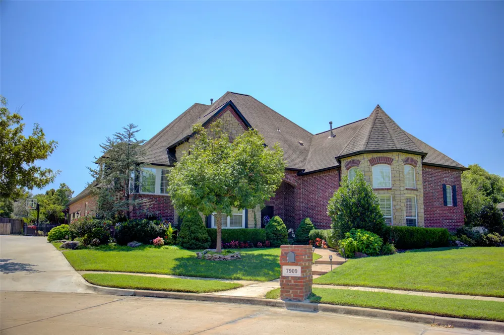 7909 E Commercial Street Broken Arrow, OK 74014