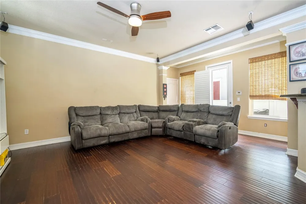 1555 HANKS AVENUE Orlando, FL 32814