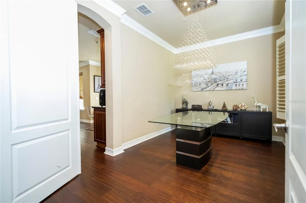 1555 HANKS AVENUE Orlando, FL 32814