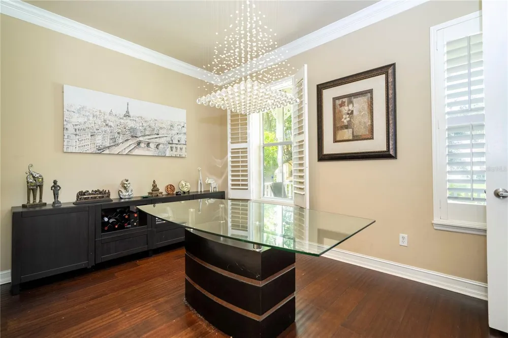 1555 HANKS AVENUE Orlando, FL 32814