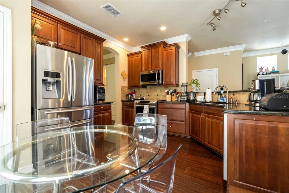 1555 HANKS AVENUE Orlando, FL 32814
