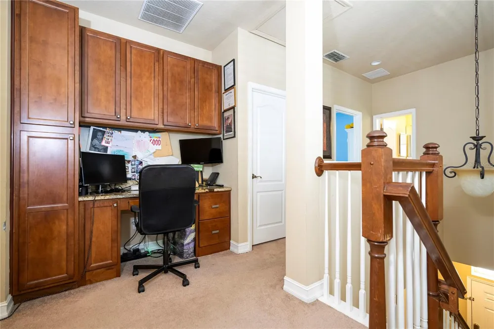 1555 HANKS AVENUE Orlando, FL 32814