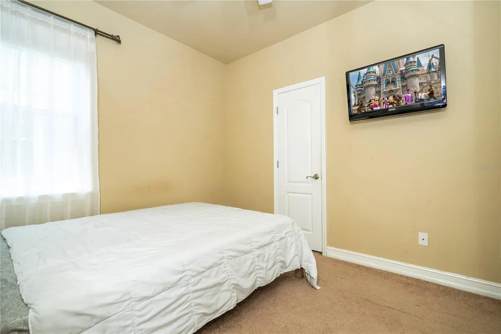 1555 HANKS AVENUE Orlando, FL 32814