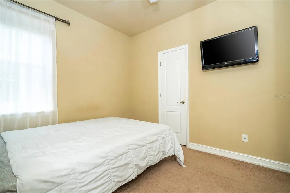 1555 HANKS AVENUE Orlando, FL 32814