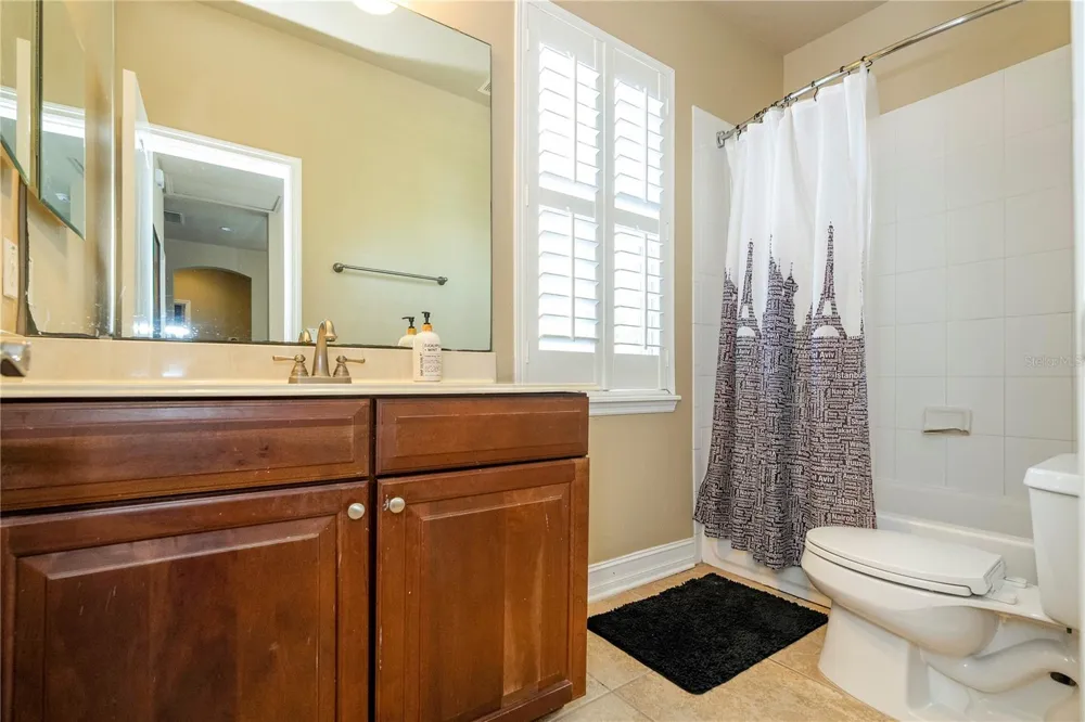 1555 HANKS AVENUE Orlando, FL 32814