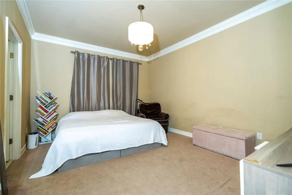 1555 HANKS AVENUE Orlando, FL 32814
