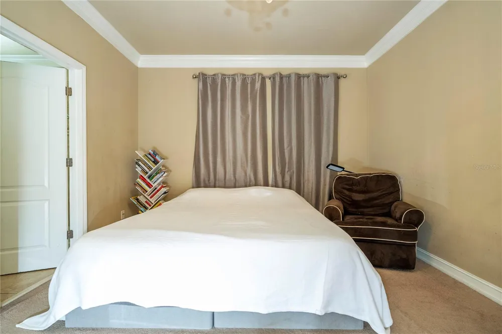1555 HANKS AVENUE Orlando, FL 32814