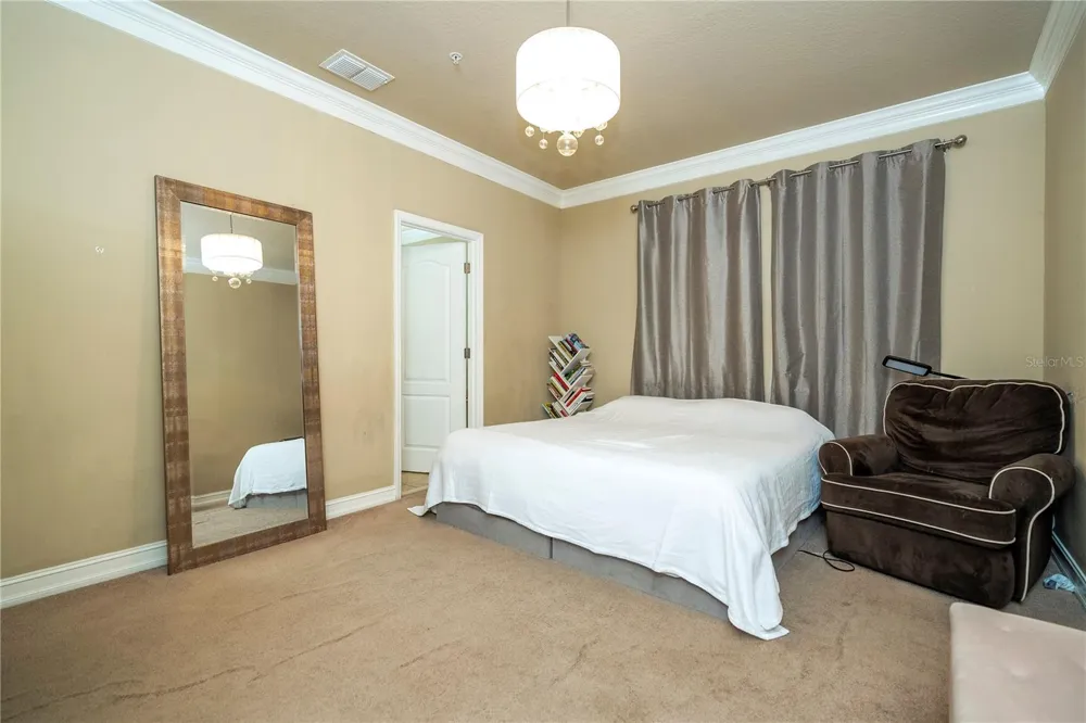 1555 HANKS AVENUE Orlando, FL 32814