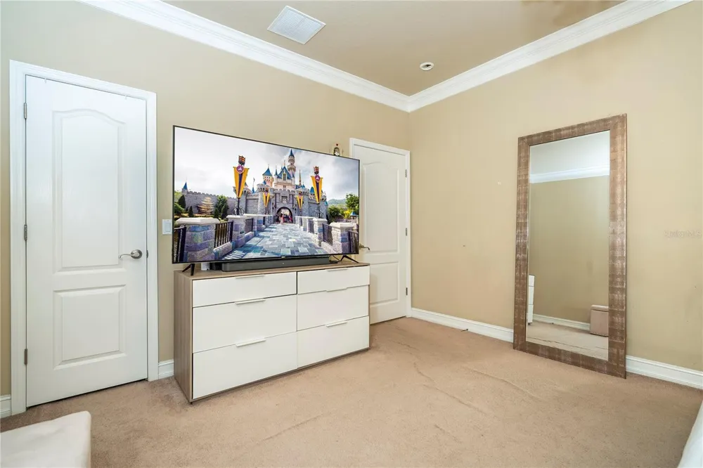 1555 HANKS AVENUE Orlando, FL 32814