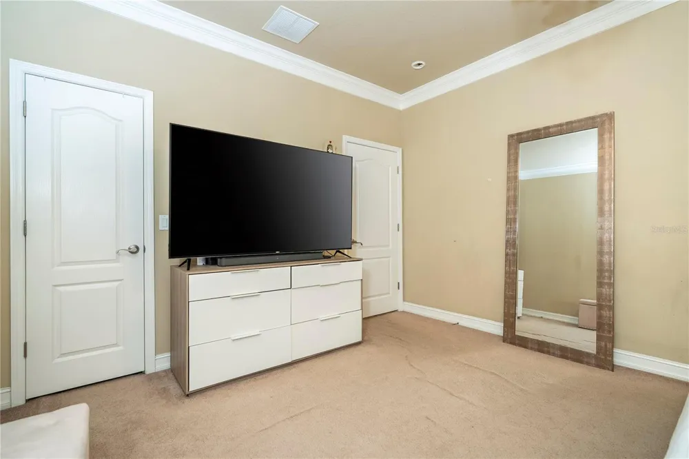 1555 HANKS AVENUE Orlando, FL 32814