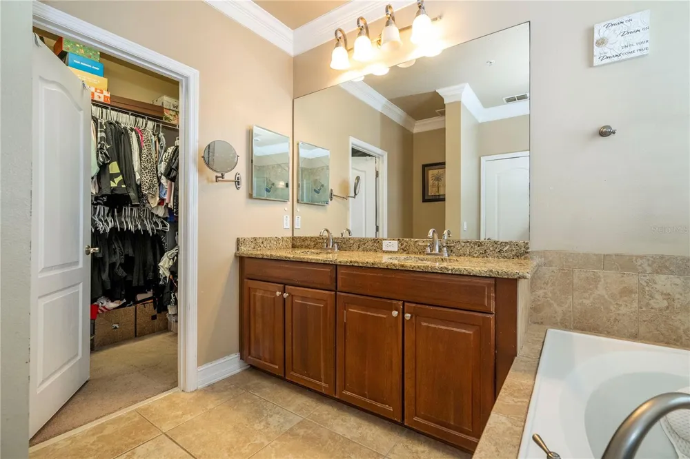1555 HANKS AVENUE Orlando, FL 32814
